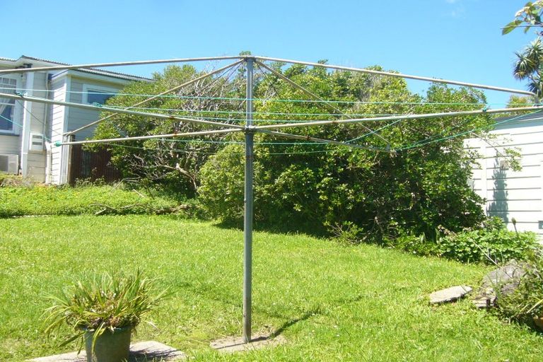 Photo of property in 37 Mckinley Crescent, Brooklyn, Wellington, 6021