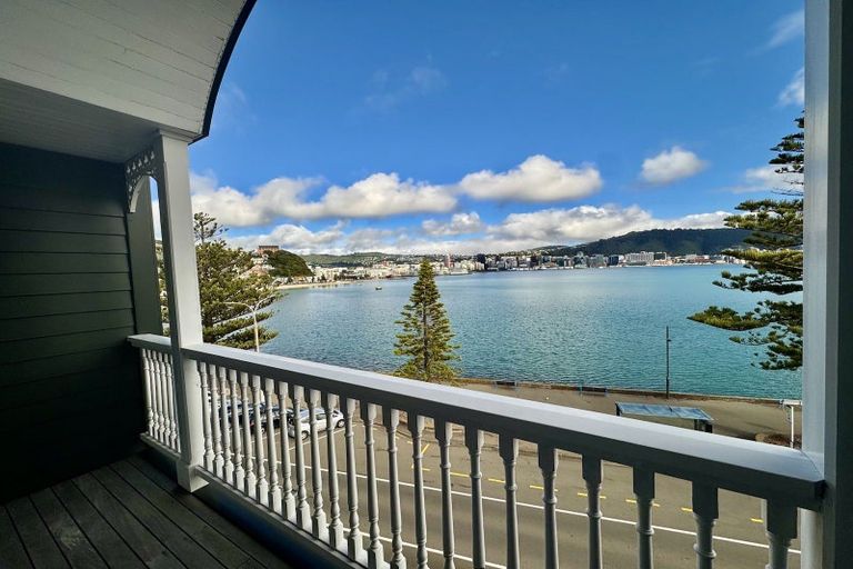 Photo of property in 322 Oriental Parade, Oriental Bay, Wellington, 6011