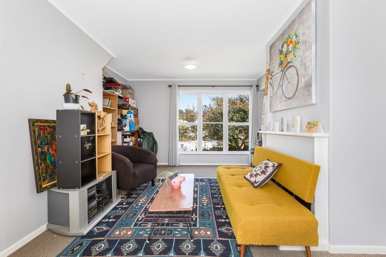 Photo of property in 78-80 Hereford Street, Cannons Creek, Porirua, 5024