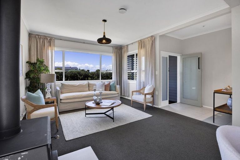 Photo of property in 110 Manawapou Road, Hawera, 4610