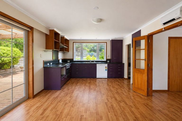 Photo of property in 6 Whakawhiti Street, Marfell, New Plymouth, 4310