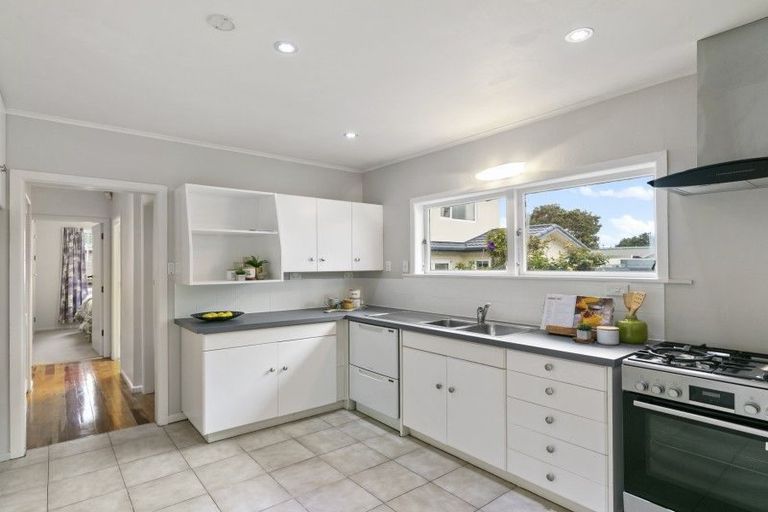 Photo of property in 2 Rex Street, Miramar, Wellington, 6022