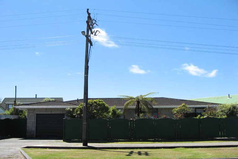 Photo of property in 15 Fonblanque Street, Westport, 7825