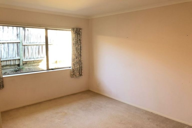 Photo of property in 39 Delmont Close, East Tamaki Heights, Auckland, 2016
