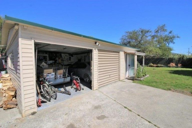Photo of property in 10 Vampire Road, Waldronville, Dunedin, 9018