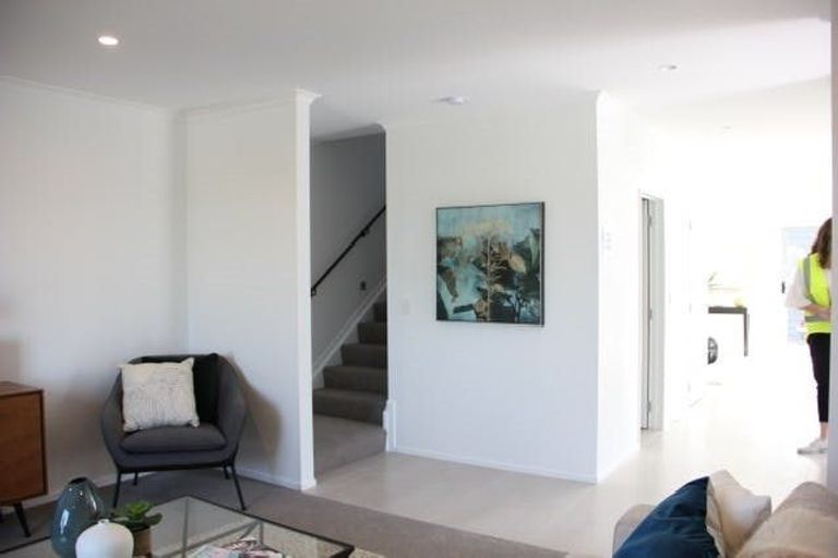 Photo of property in 69 Pepene Avenue, Takanini, 2112