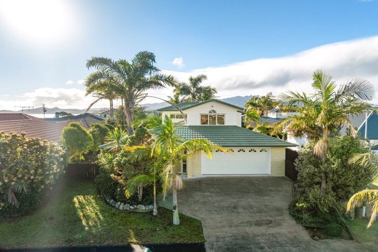 Photo of property in 22 Bermuda Place, One Tree Point, 0118