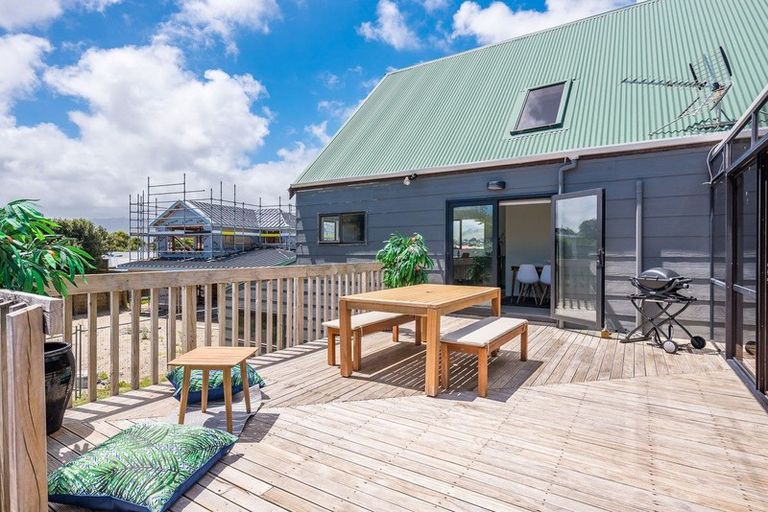 Photo of property in 189 Tutere Street, Waikanae Beach, Waikanae, 5036