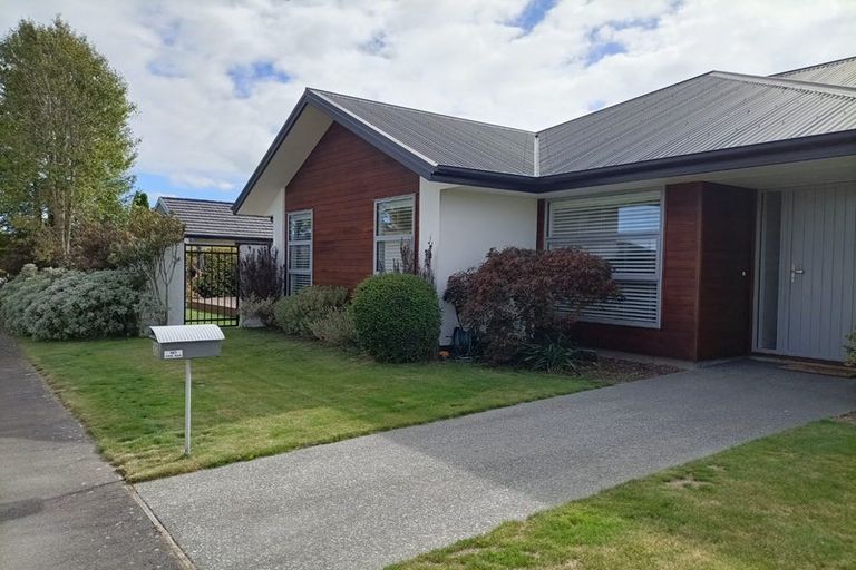 Photo of property in 32 Te Whenu Crescent, Marshland, Christchurch, 8083