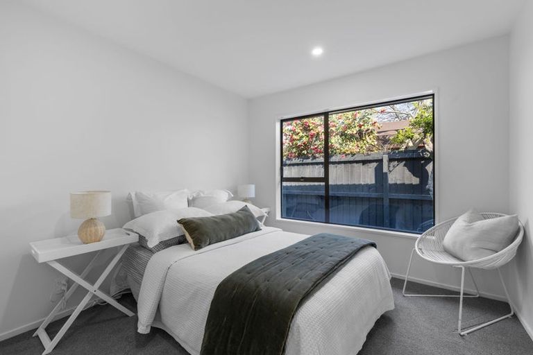 Photo of property in 5 Cricklewood Place, Avonhead, Christchurch, 8042