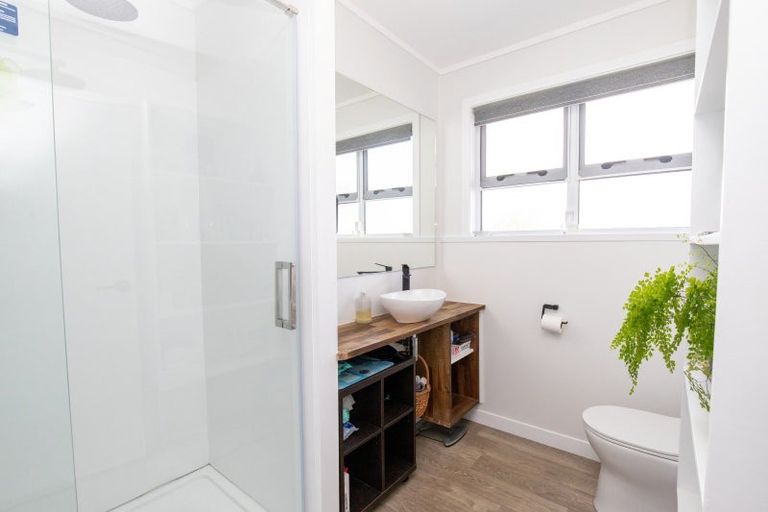 Photo of property in 71 Pipiroa Road, Ngatea, 3503