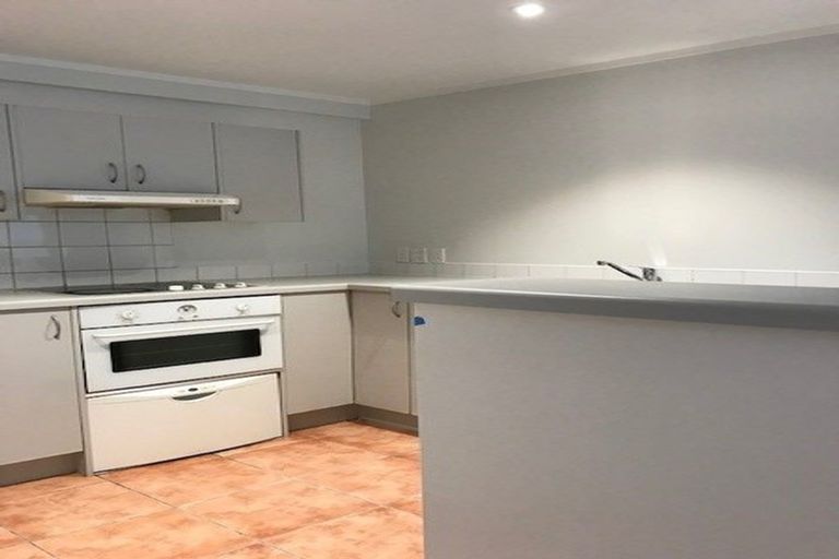 Photo of property in 10a/30 Westward Ho, Glen Eden, Auckland, 0602