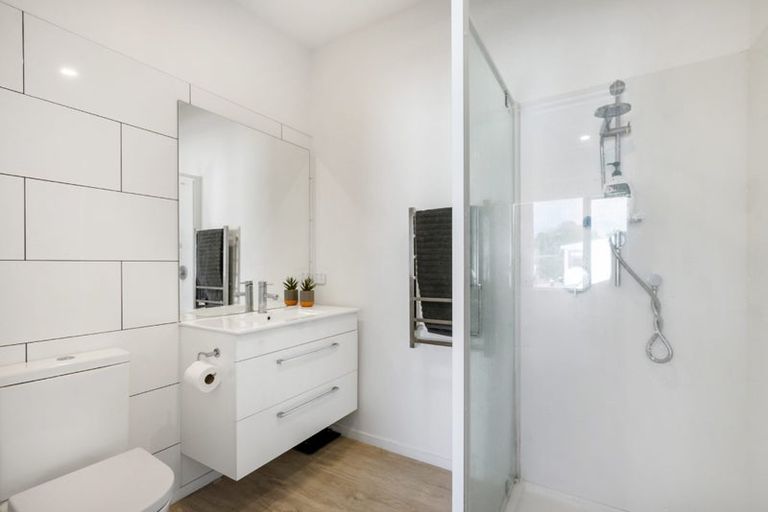 Photo of property in 7/60 Hepburn Road, Glendene, Auckland, 0602