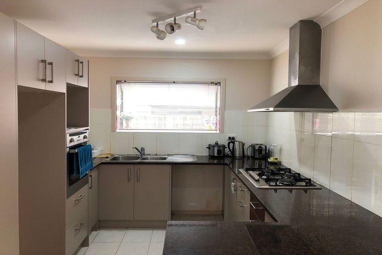 Photo of property in 21 Agapanthus Place, Flat Bush, Auckland, 2016