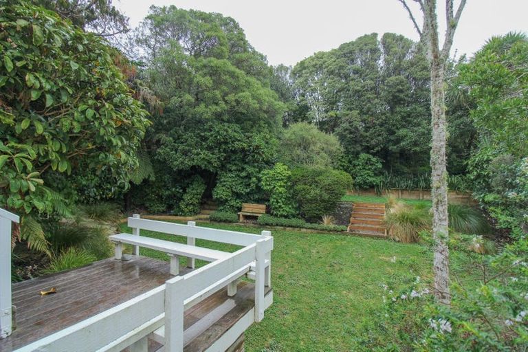 Photo of property in 35 Farm Road, Northland, Wellington, 6012