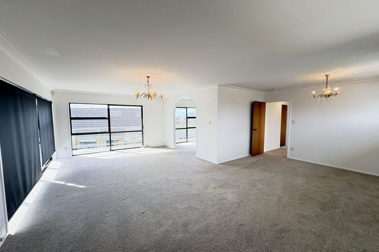 Photo of property in 2/90 Royal View Road, Te Atatu South, Auckland, 0610