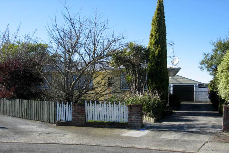Photo of property in 27 Moore Crescent, Carterton, 5713