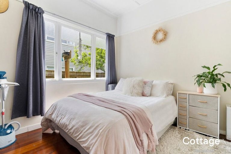 Photo of property in 94 Derwent Street, Island Bay, Wellington, 6023