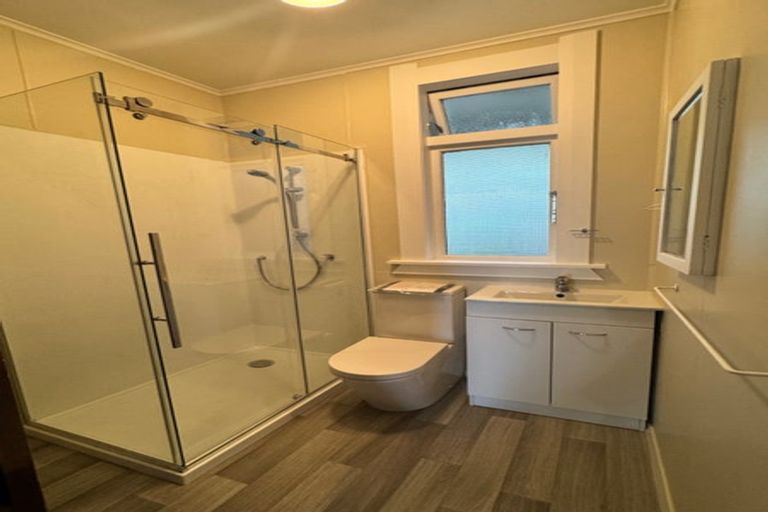 Photo of property in 68 Mortimer Terrace, Brooklyn, Wellington, 6021