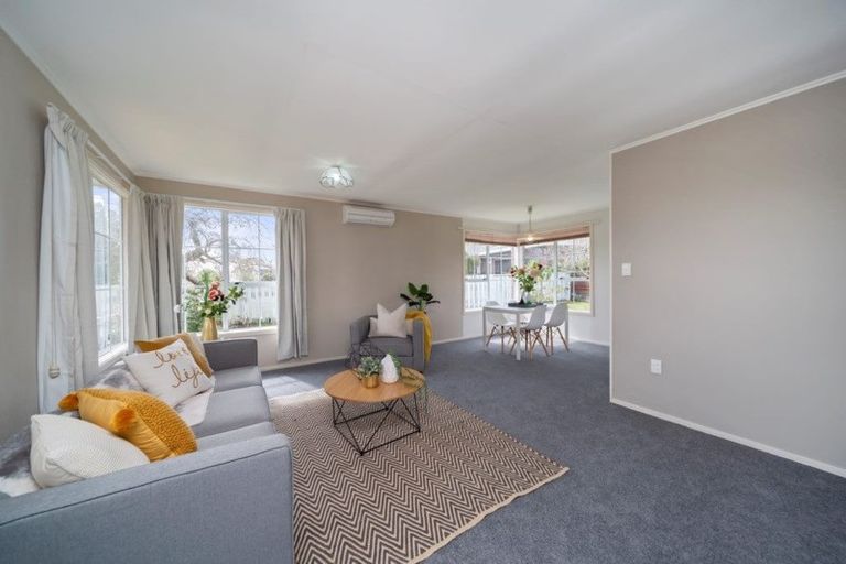 Photo of property in 35 Wesley Avenue, Frankleigh Park, New Plymouth, 4310