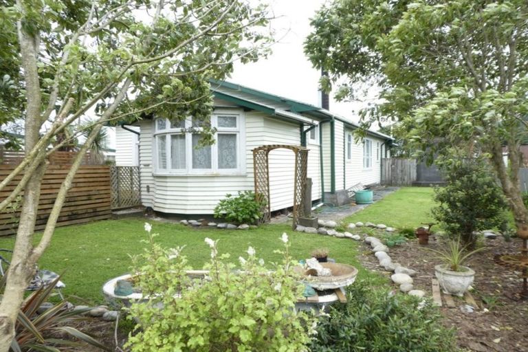 Photo of property in 7 Greenfield Street, Hector, 7822