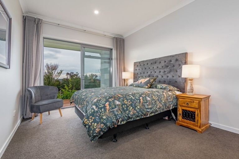 Photo of property in 12 Fleetwood Lane, Turitea, Palmerston North, 4472