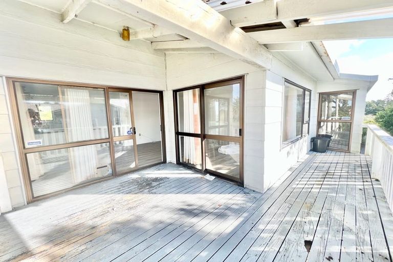 Photo of property in 2/260 Sunset Road, Windsor Park, Auckland, 0632