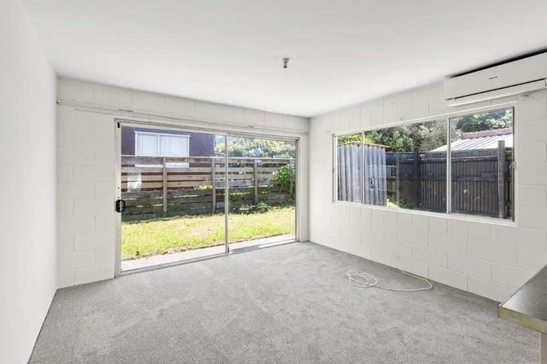 Photo of property in 2/124 Ngamotu Road, Spotswood, New Plymouth, 4310