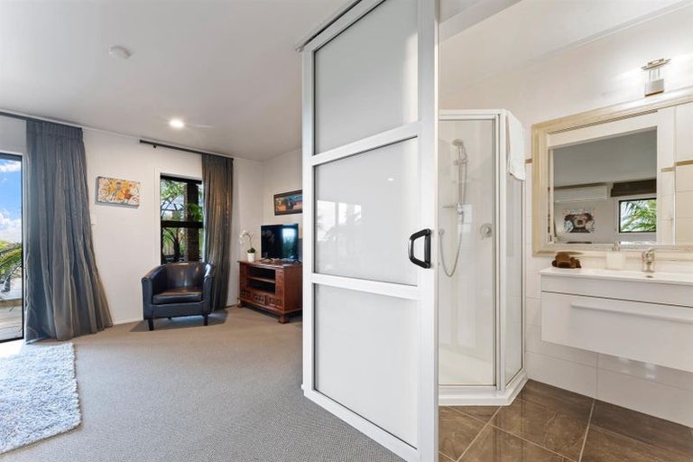 Photo of property in 5 Kotare Place, Sandspit, Warkworth, 0982