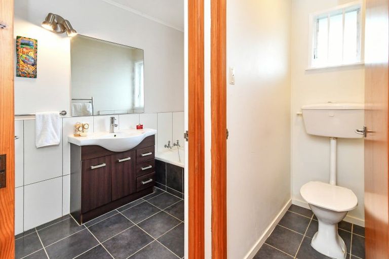 Photo of property in 2/3 Opal Avenue, Pakuranga, Auckland, 2010