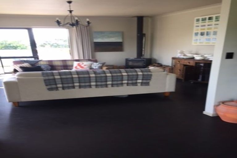 Photo of property in 27 Hicks Crescent, Waikanae Beach, Waikanae, 5036