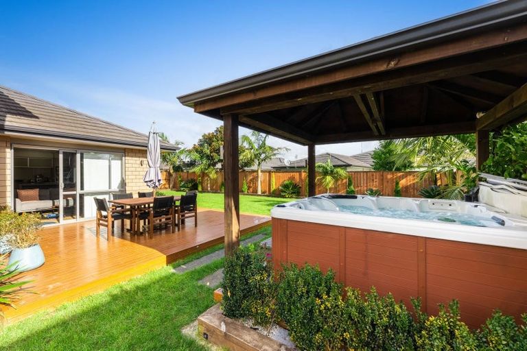 Photo of property in 8 Scotsmoor Drive, Wattle Downs, Auckland, 2103