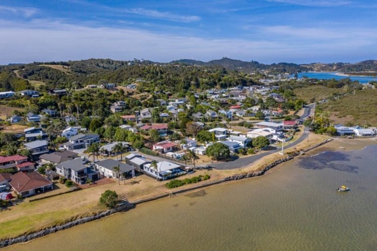 Photo of property in 17 Papaka Road, Ngunguru, Whangarei, 0173