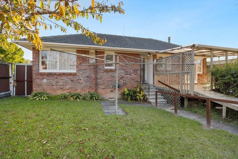 Photo of property in 84 Barrys Road, Glendene, Auckland, 0602