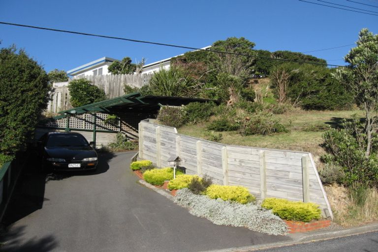 Photo of property in 75 Black Rock Road, Newlands, Wellington, 6037