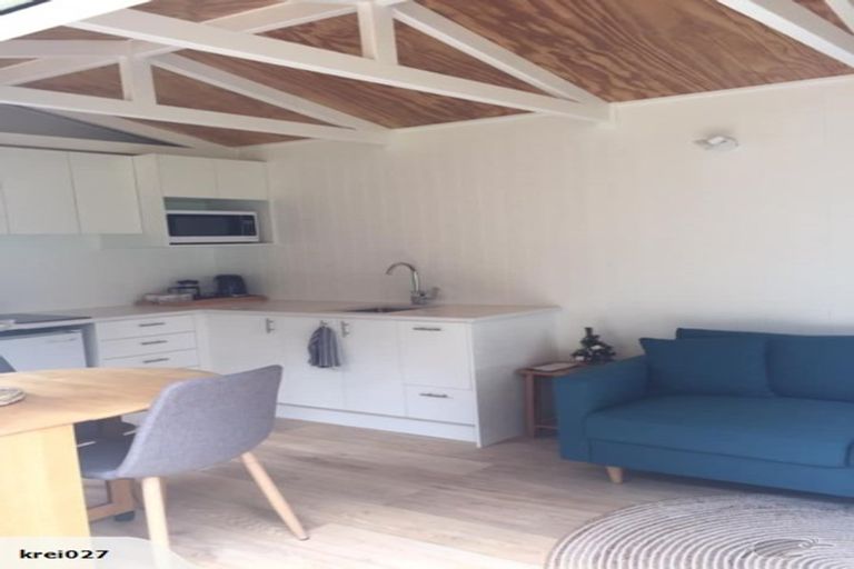 Photo of property in 96 Ferry Parade, Herald Island, Auckland, 0618