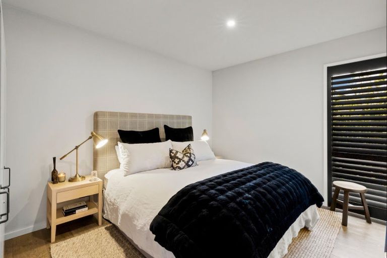 Photo of property in 2 Fife Court, Jacks Point, Queenstown, 9371