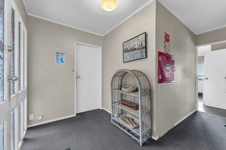 Photo of property in 1 Hill Crescent, Papakura, 2110