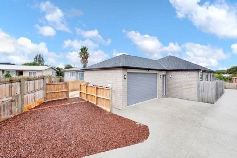Photo of property in 17 Clendon Place, Manurewa, Auckland, 2102