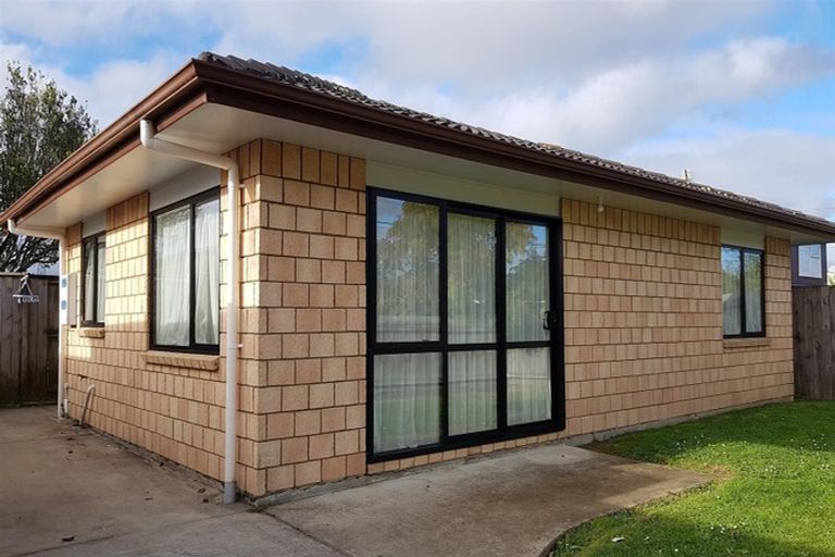 Photo of property in 2 Swan Crescent, Pakuranga, Auckland, 2010