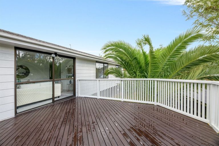 Photo of property in 1/66 Kamara Road, Glen Eden, Auckland, 0602