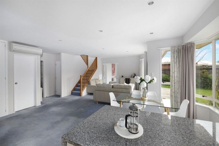 Photo of property in 10 Elmtree Close, Parklands, Christchurch, 8083