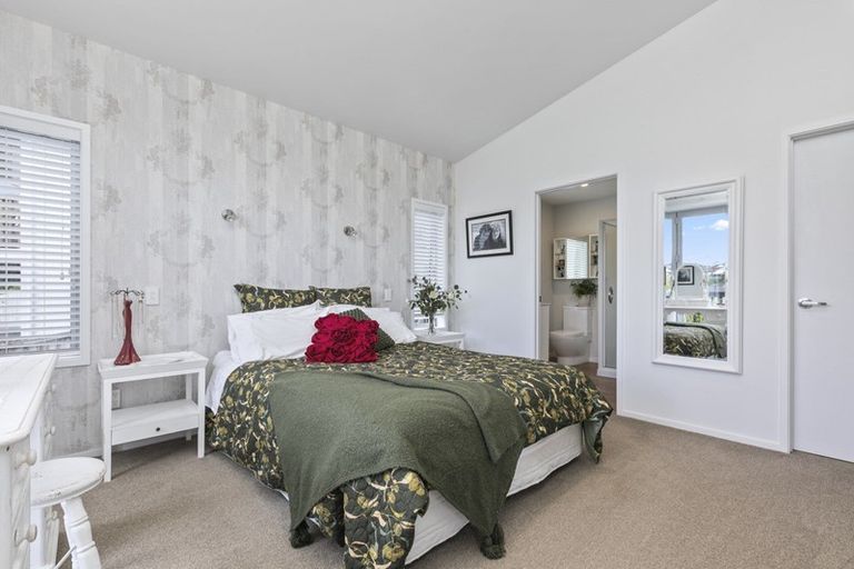 Photo of property in 27 Bayvista Close, Welcome Bay, Tauranga, 3112