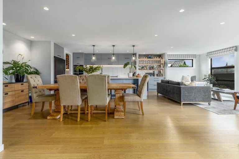 Photo of property in 14 Rotorua Grove, Aotea, Porirua, 5024