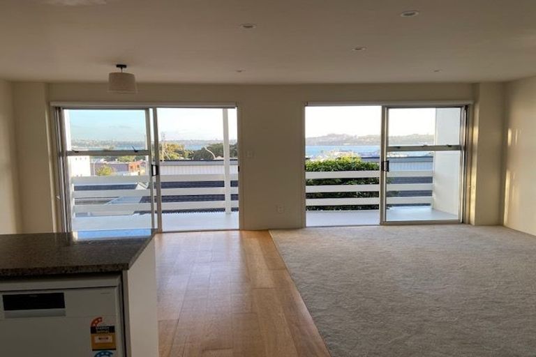 Photo of property in 5/66 Victoria Road, Devonport, Auckland, 0624
