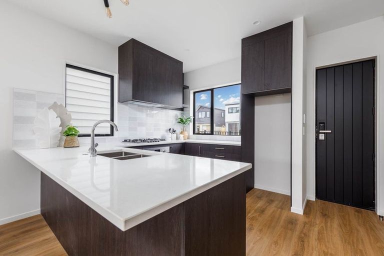 Photo of property in 21 Bei Road, Papakura, 2110