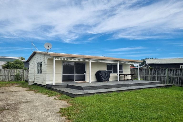 Photo of property in 81 Jellicoe Street, Martinborough, 5711