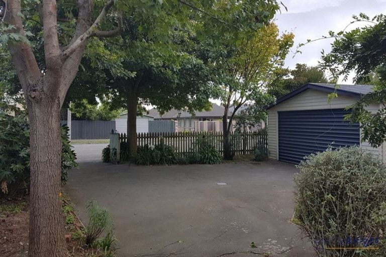 Photo of property in 30 Taupata Street, Redcliffs, Christchurch, 8081