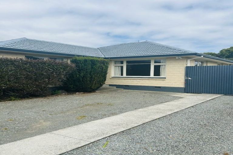 Photo of property in 17 Pembroke Street, Avondale, Christchurch, 8061
