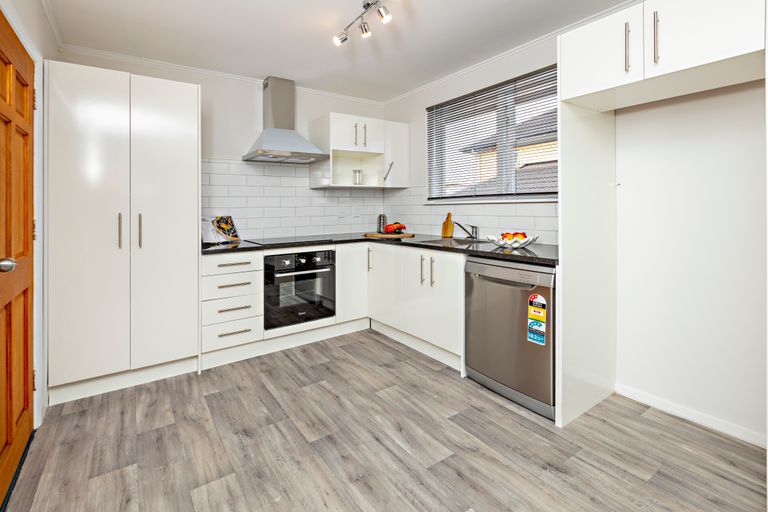 Photo of property in 104 Fisher Crescent, Otara, Auckland, 2023